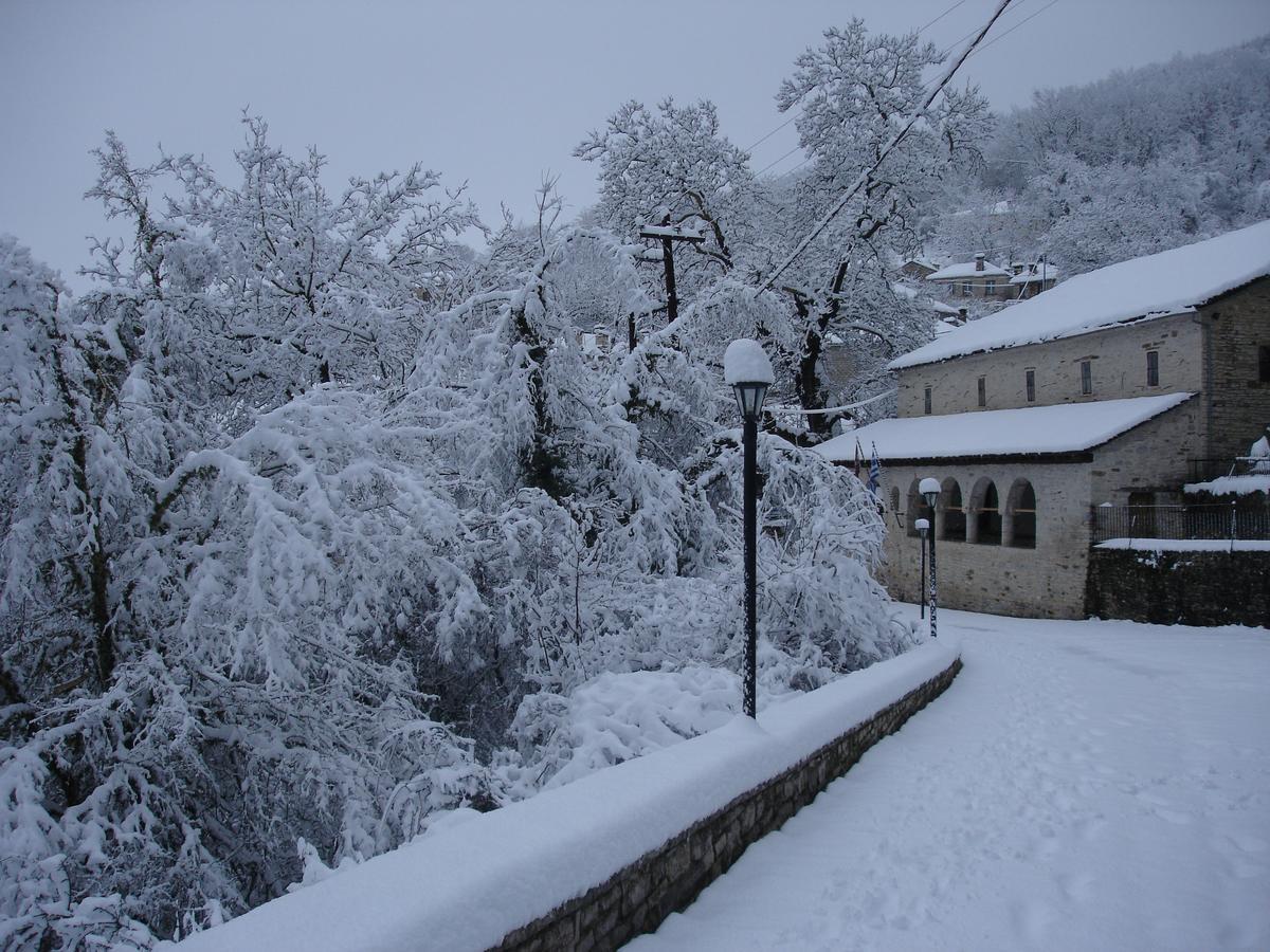 Tritoxo Guesthouse Koukkoúlion エクステリア 写真