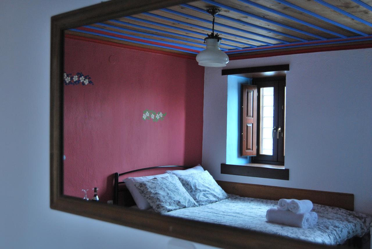 Tritoxo Guesthouse Koukkoúlion エクステリア 写真